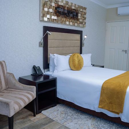 Q'S Boutique Stay Standerton Zewnętrze zdjęcie